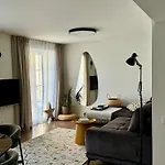 Apartment Modern Comfort In The Heart Of Old Town