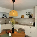 Modern Comfort In The Heart Of Old Town Apartment