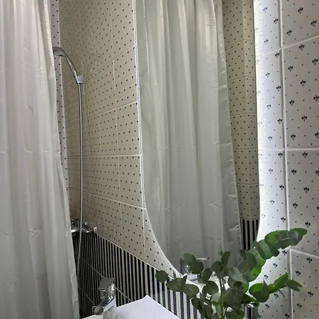 Modern Comfort In The Heart Of Old Town