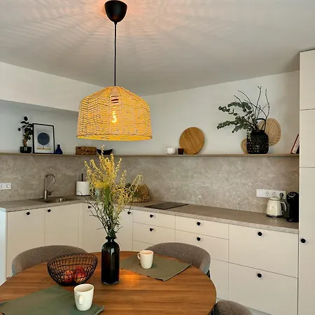 Modern Comfort In The Heart Of Old Town Apartamento