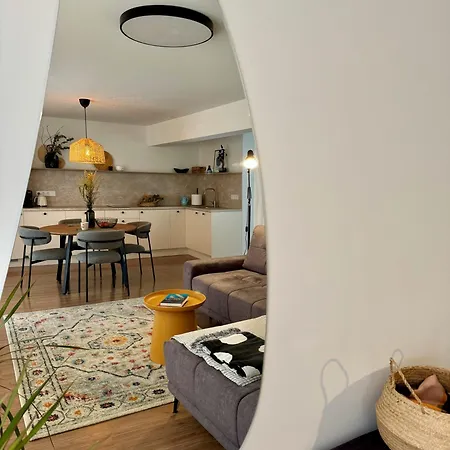 Butas Modern Comfort In The Heart Of Old Town