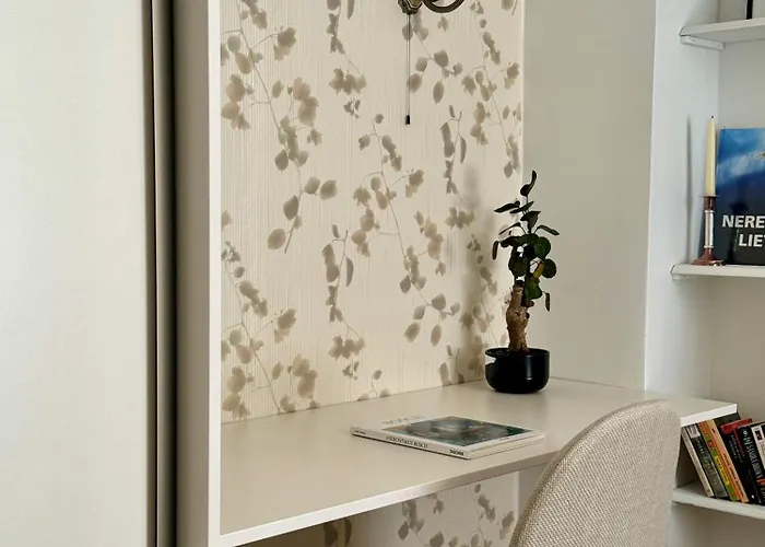 Modern Comfort In The Heart Of Old Town *